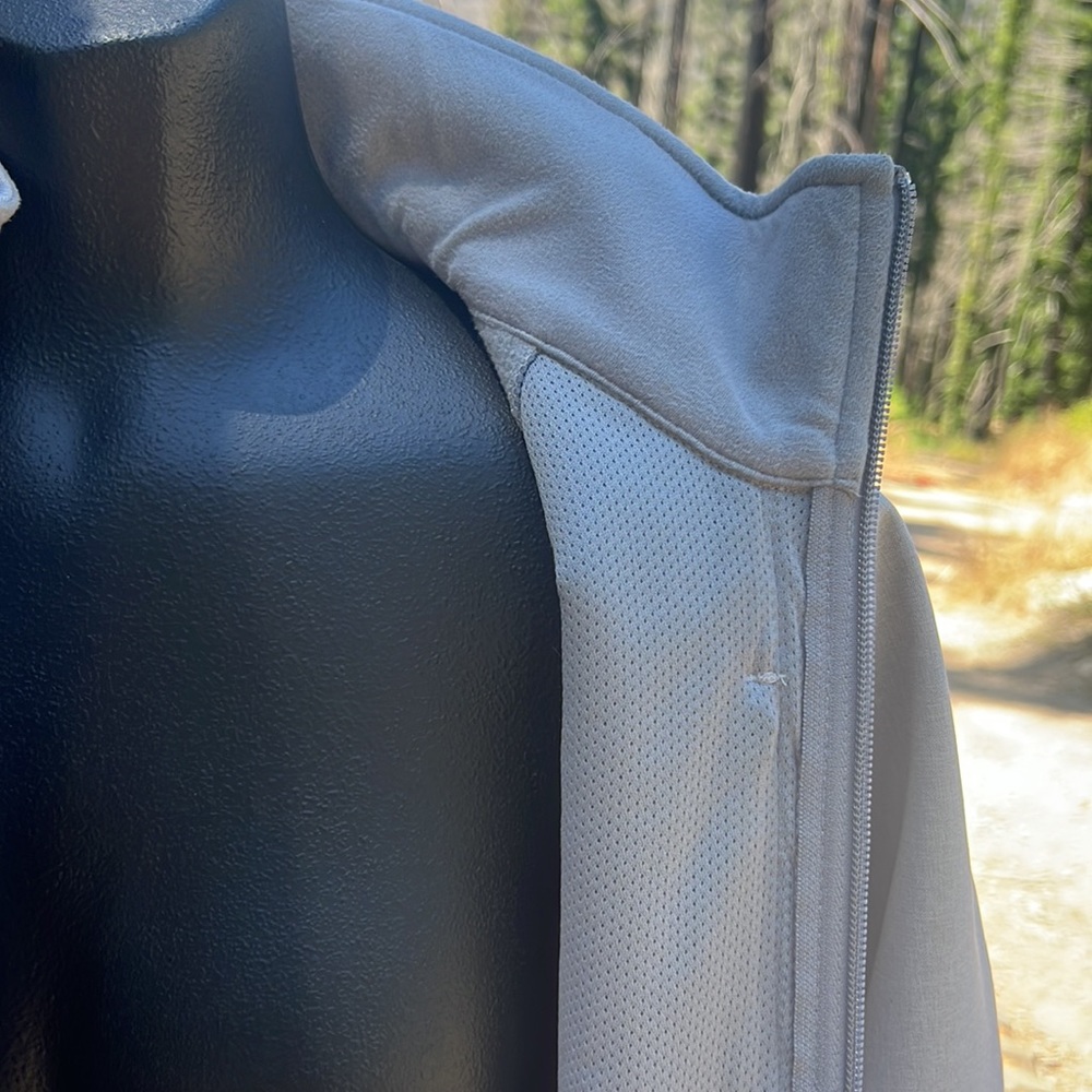 North Face wind proof, breathable and highly water resistant woman’s jacket sz S - Picture 5 of 15